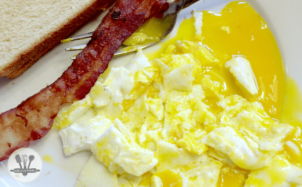 Cooking over easy fried eggs is SO simple!