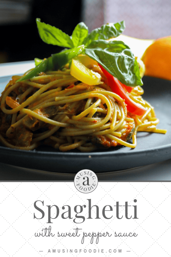 This great family recipe for spaghetti with sweet pepper sauce has lots of vegetables thanks to the soffritto base, and when they’re combined into this sweet sauce, kids just love it.