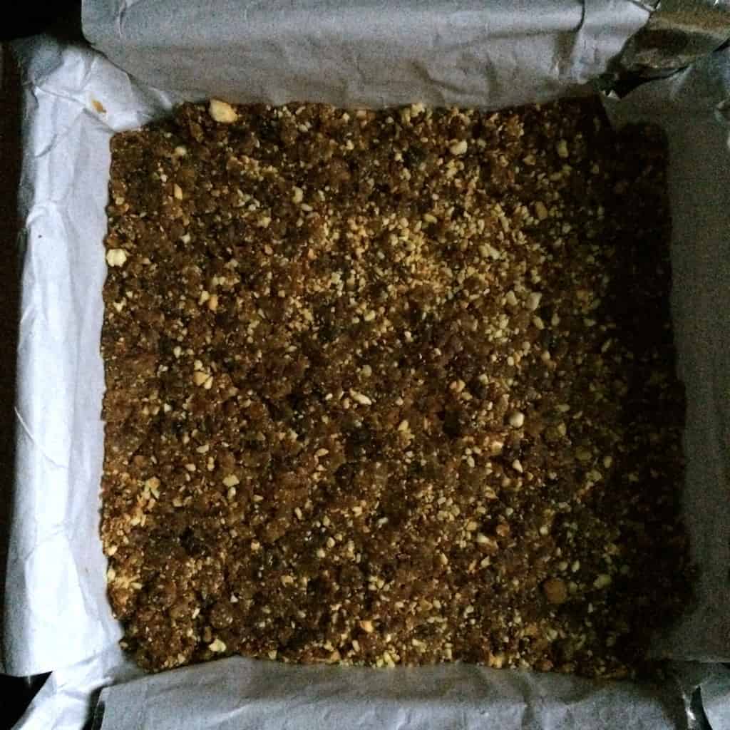 Homemade Snack Bars Recipe: it's Larabars meet Clif Bars!