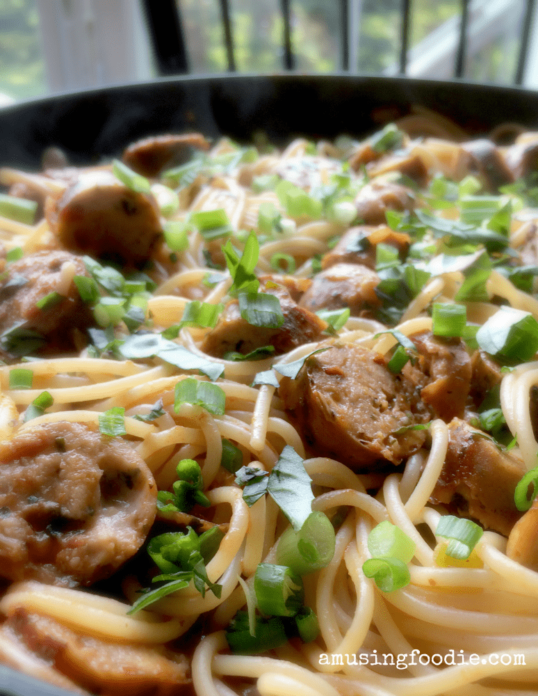 Weeknight Spaghetti With Chicken Sausage: perfect quick dinner after a busy workday!