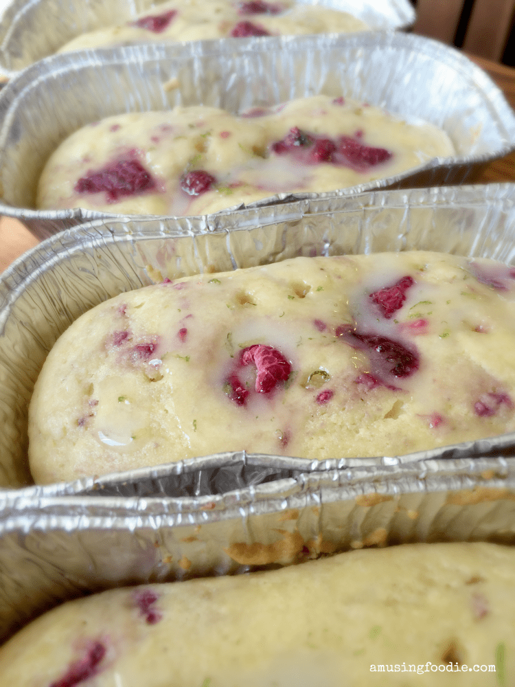 Raspberry cakes are a simple homemade dessert!