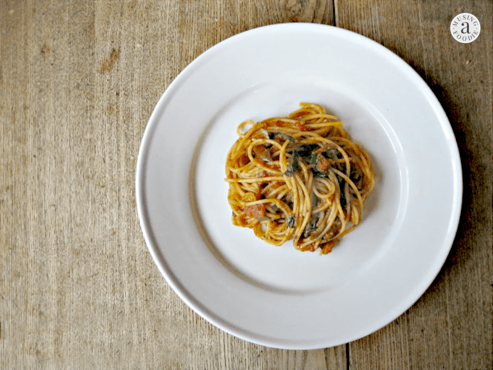 Make and store homemade tomato sauce a different, simpler and quicker way with your Instant Pot!