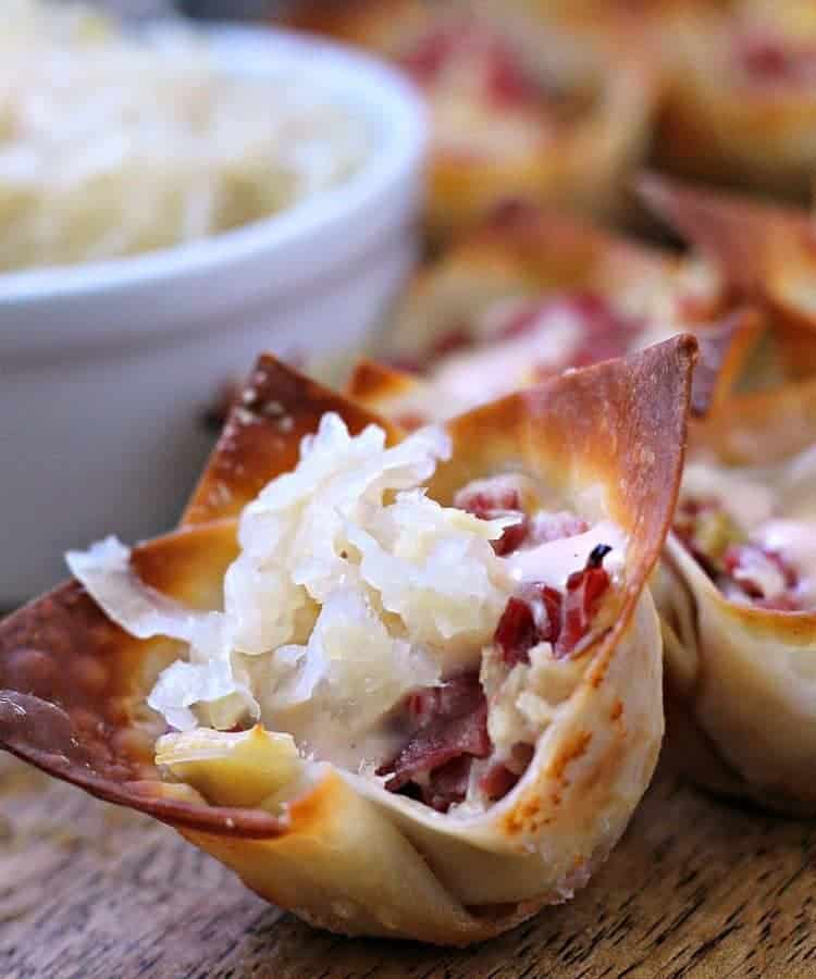Even though most folks think about corned beef recipes in March thanks to St. Patrick's Day, corned beef makes for a yummy meal any time of the year! Try these Reuben corned beef cupcakes from agoudalife.com!